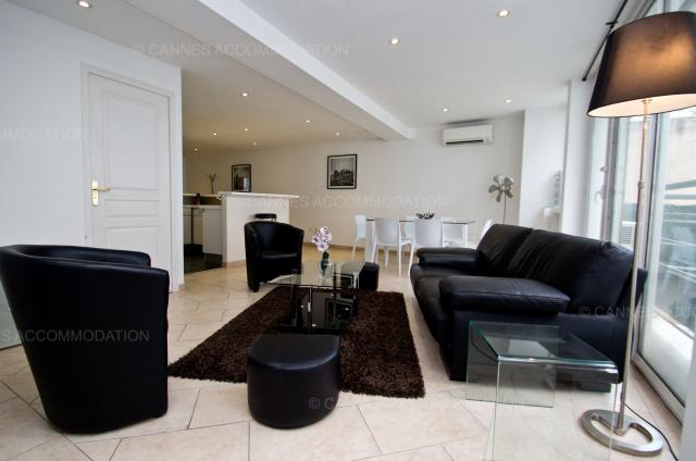 Location appartement Régates Royales de Cannes 2024 J -142 - Hall – living-room - Buttura 2